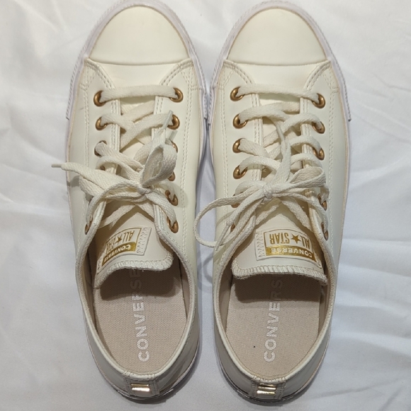 Converse Women's Off-White Sneakers with Gold Accents Size 10... Beautiful!!! - Picture 1 of 15
